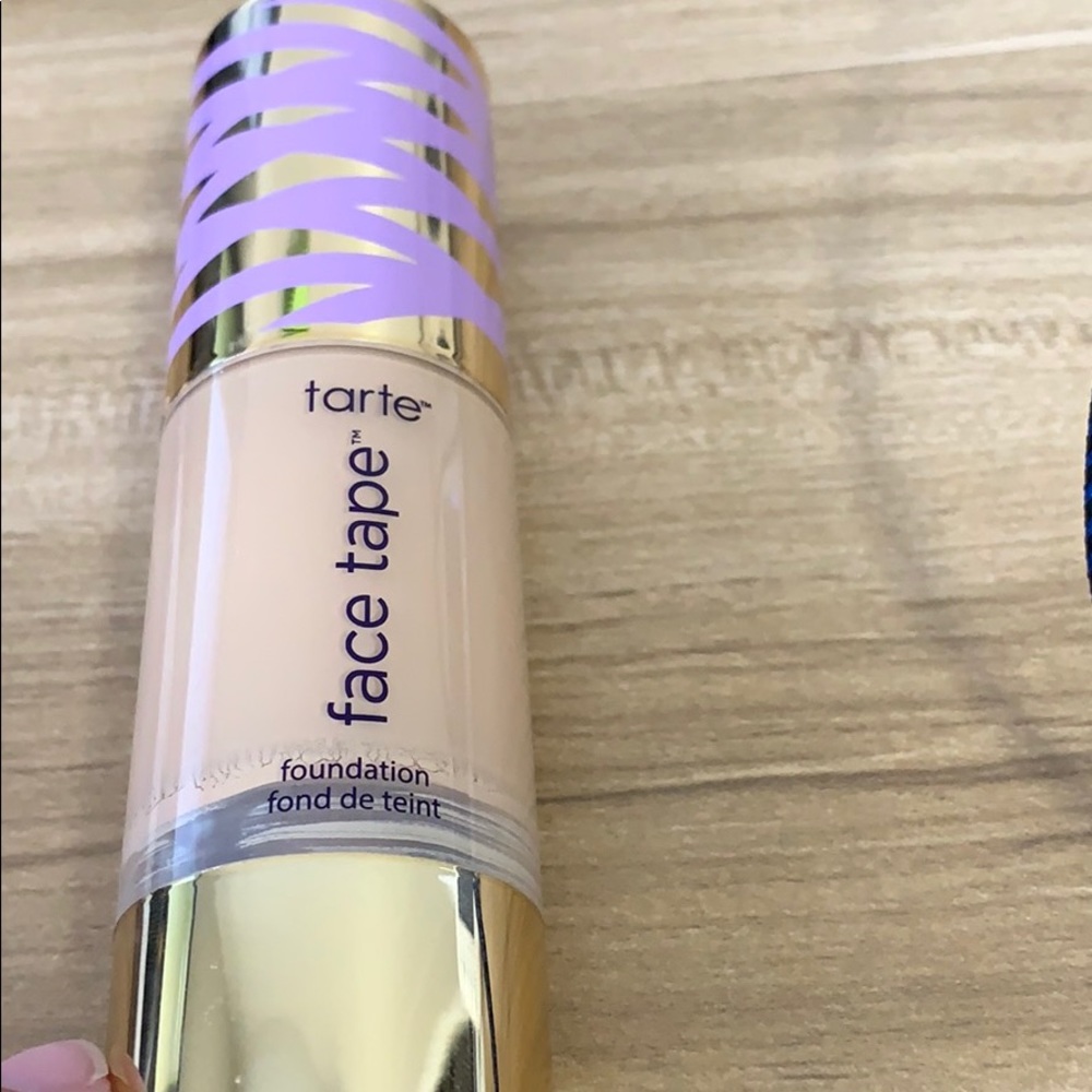 Tarte Face Tape foundation in light neutral 22N